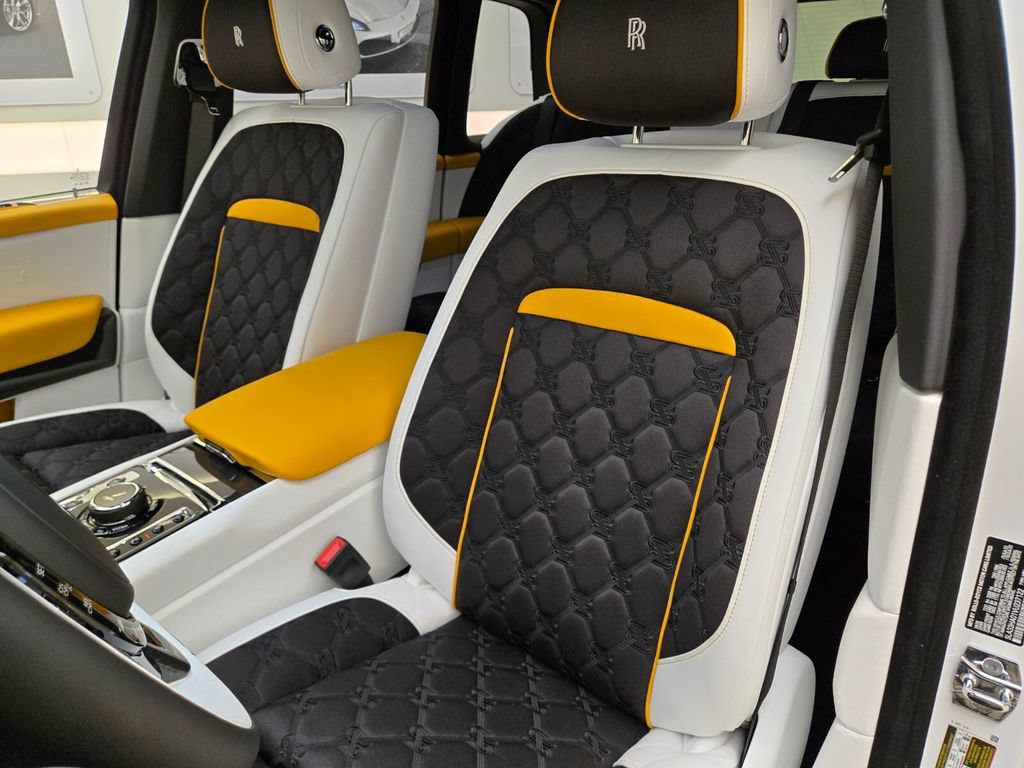 New 2027 Rolls-Royce Cullinan Black Badge AWD/4WD image 31