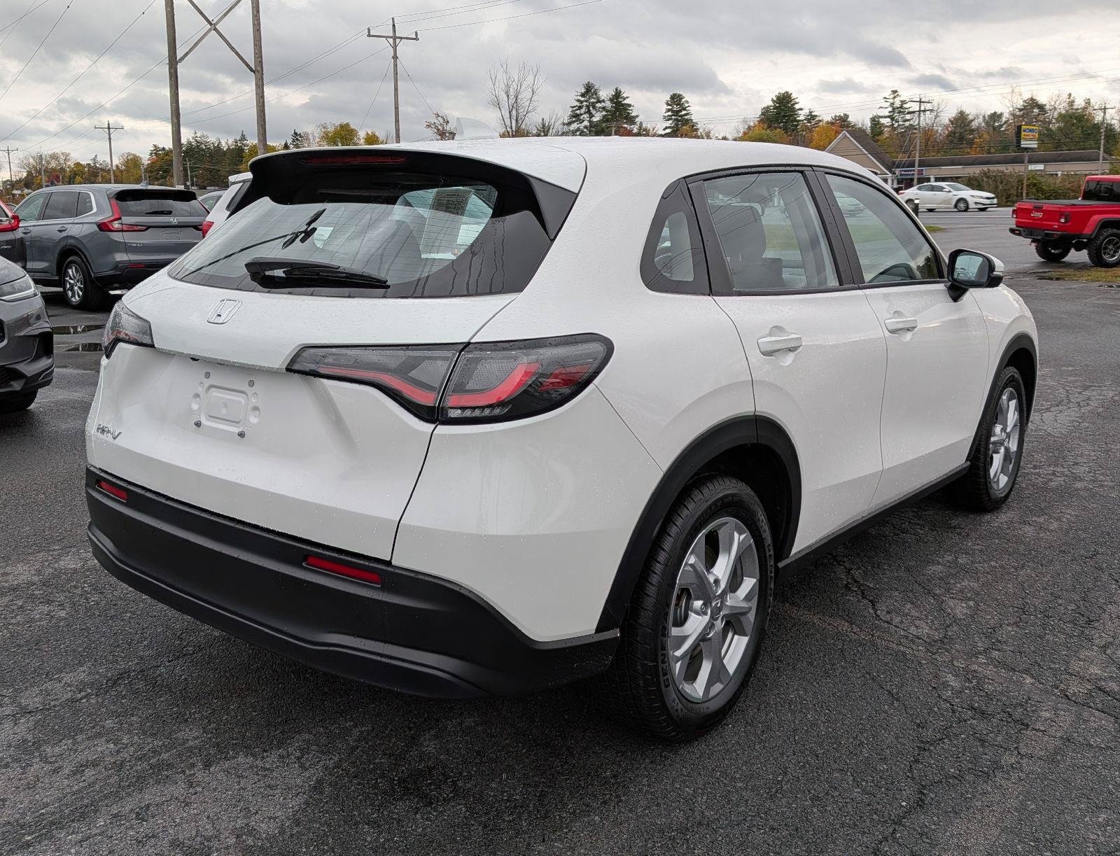 Certified 2024 Honda HR-V LX image 7