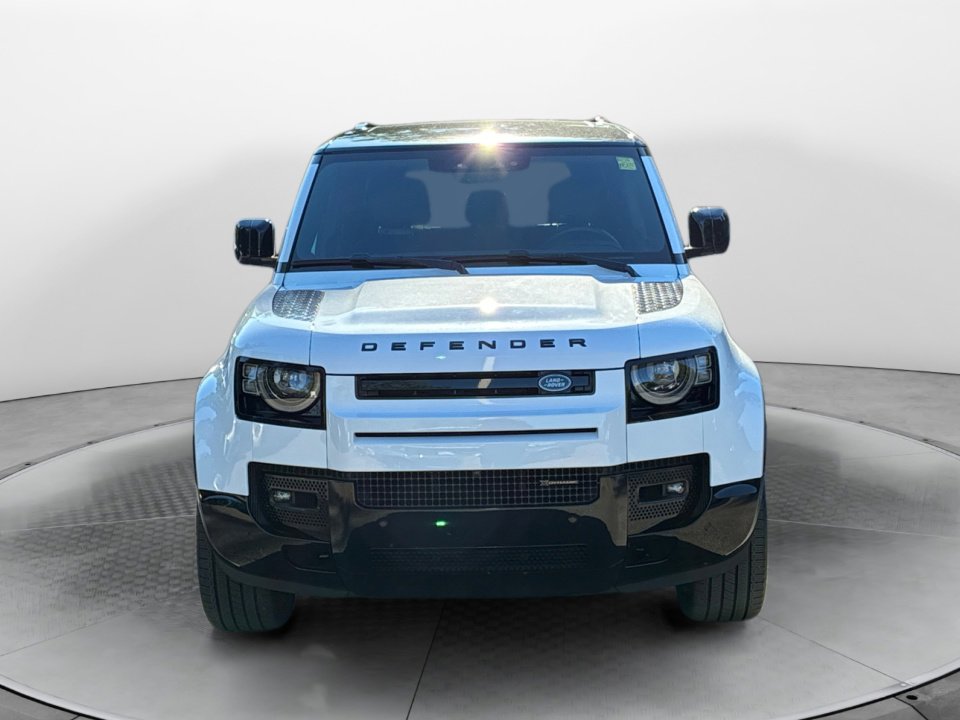 Used 2023 Land Rover Defender 110 X-Dynamic SE AWD/4WD image 2