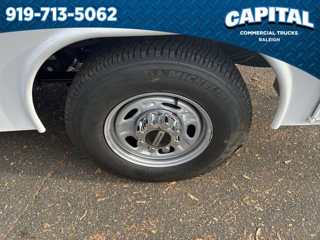 New 2026 Ford F250 XL w/ XL Chrome Package image 13