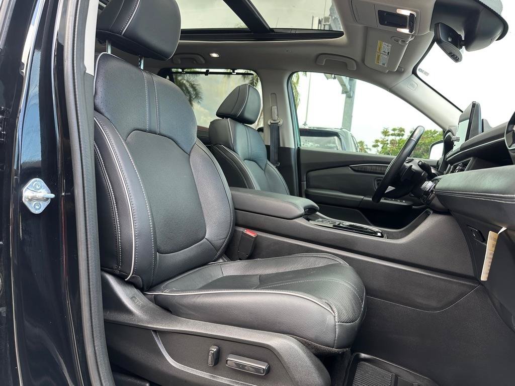 Used 2023 Honda Pilot Elite image 25