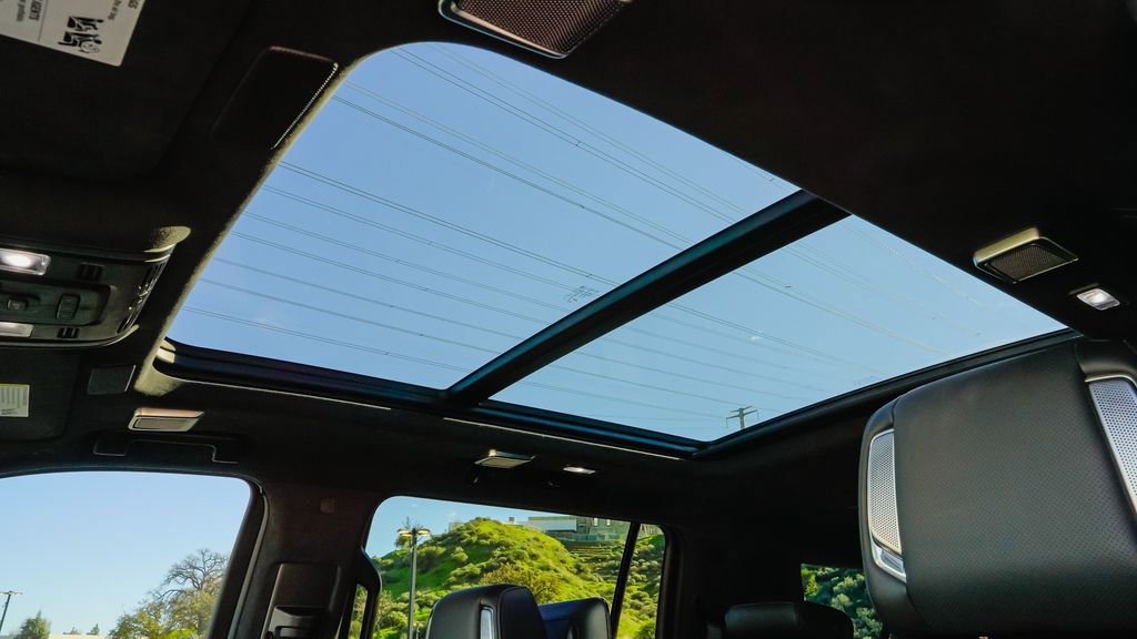 Certified 2024 Cadillac Escalade ESV Sport Platinum image 17