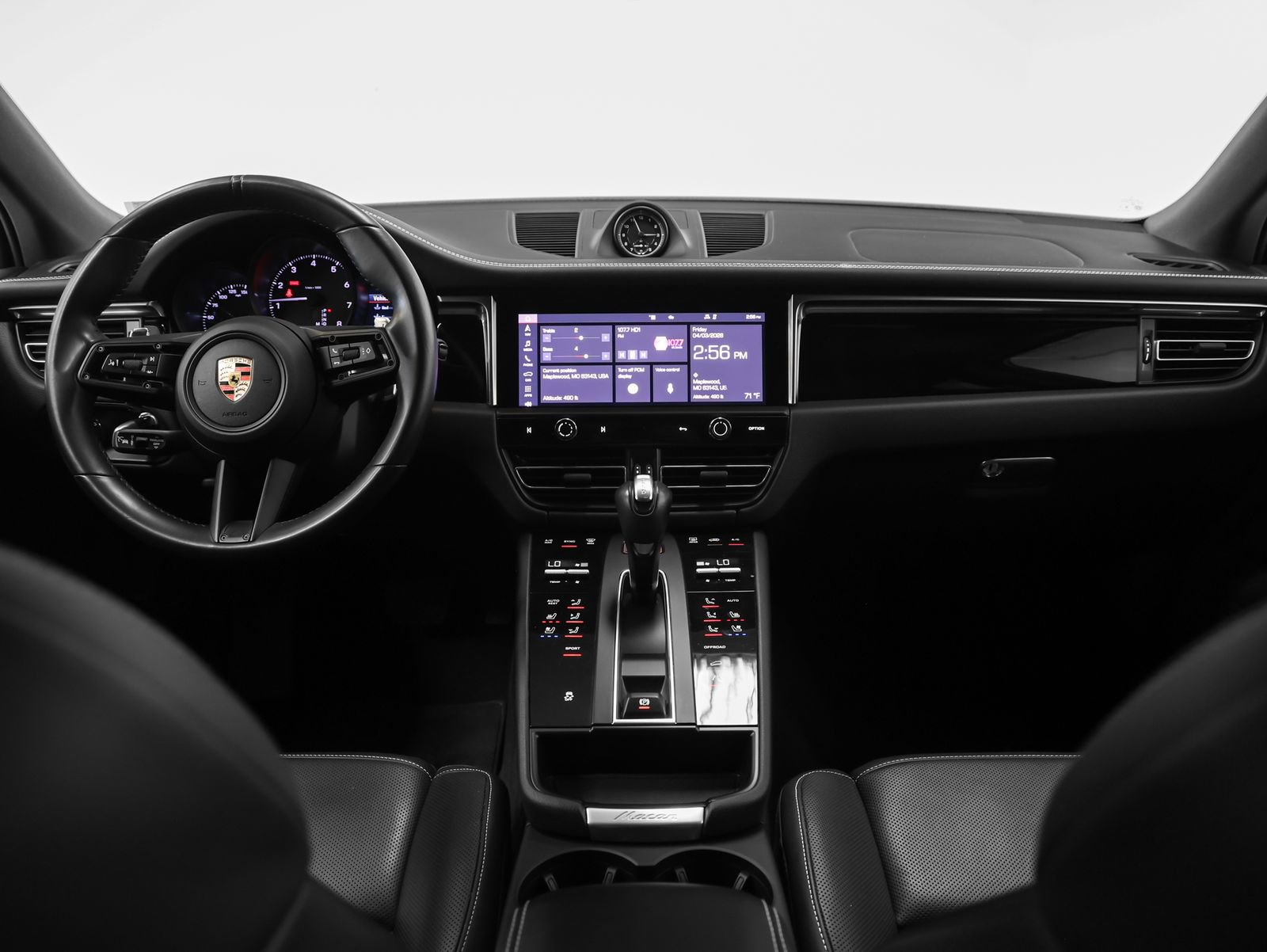 Certified 2023 Porsche Macan image 29