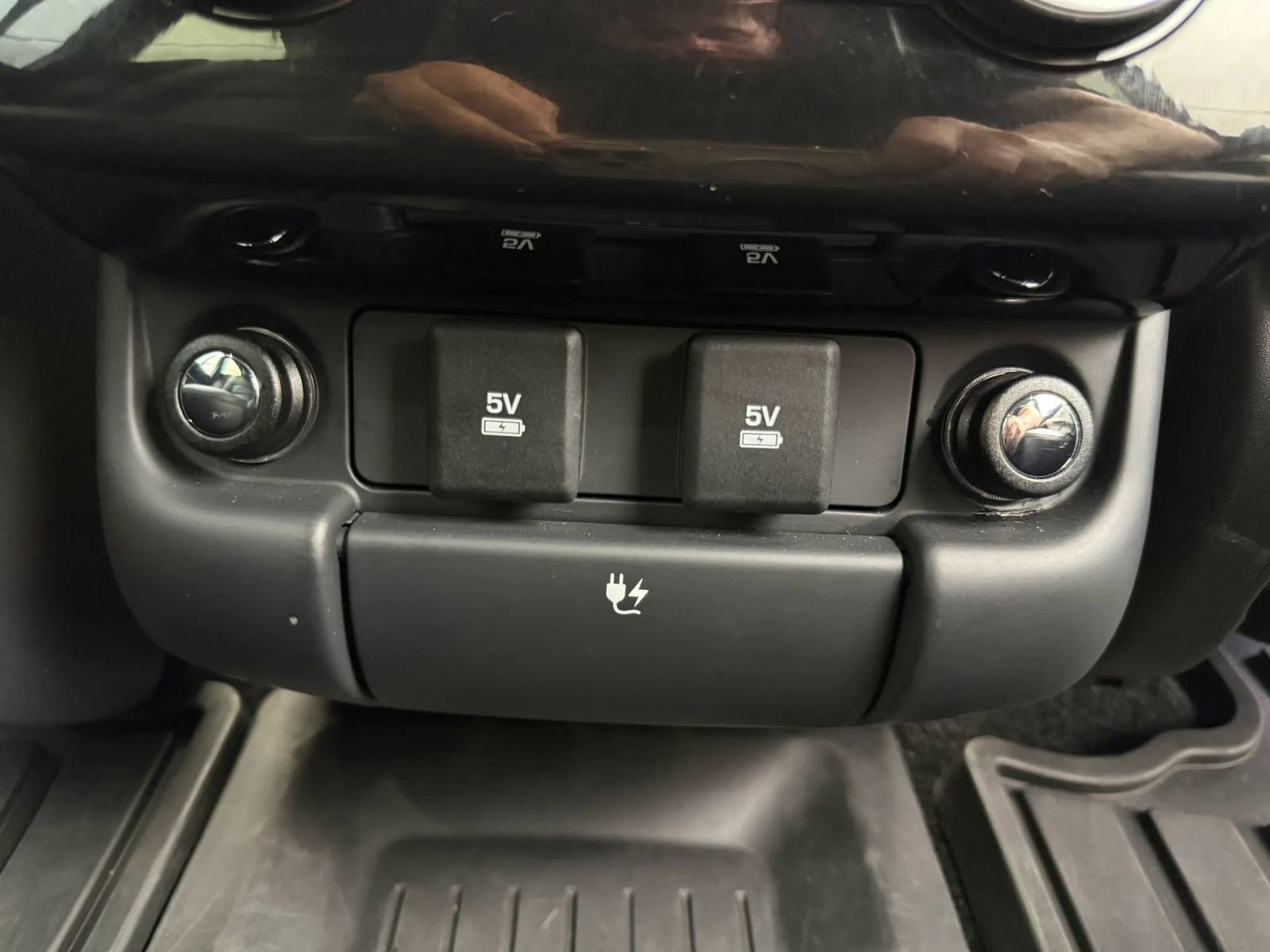 Used 2020 Land Rover Range Rover HSE image 37