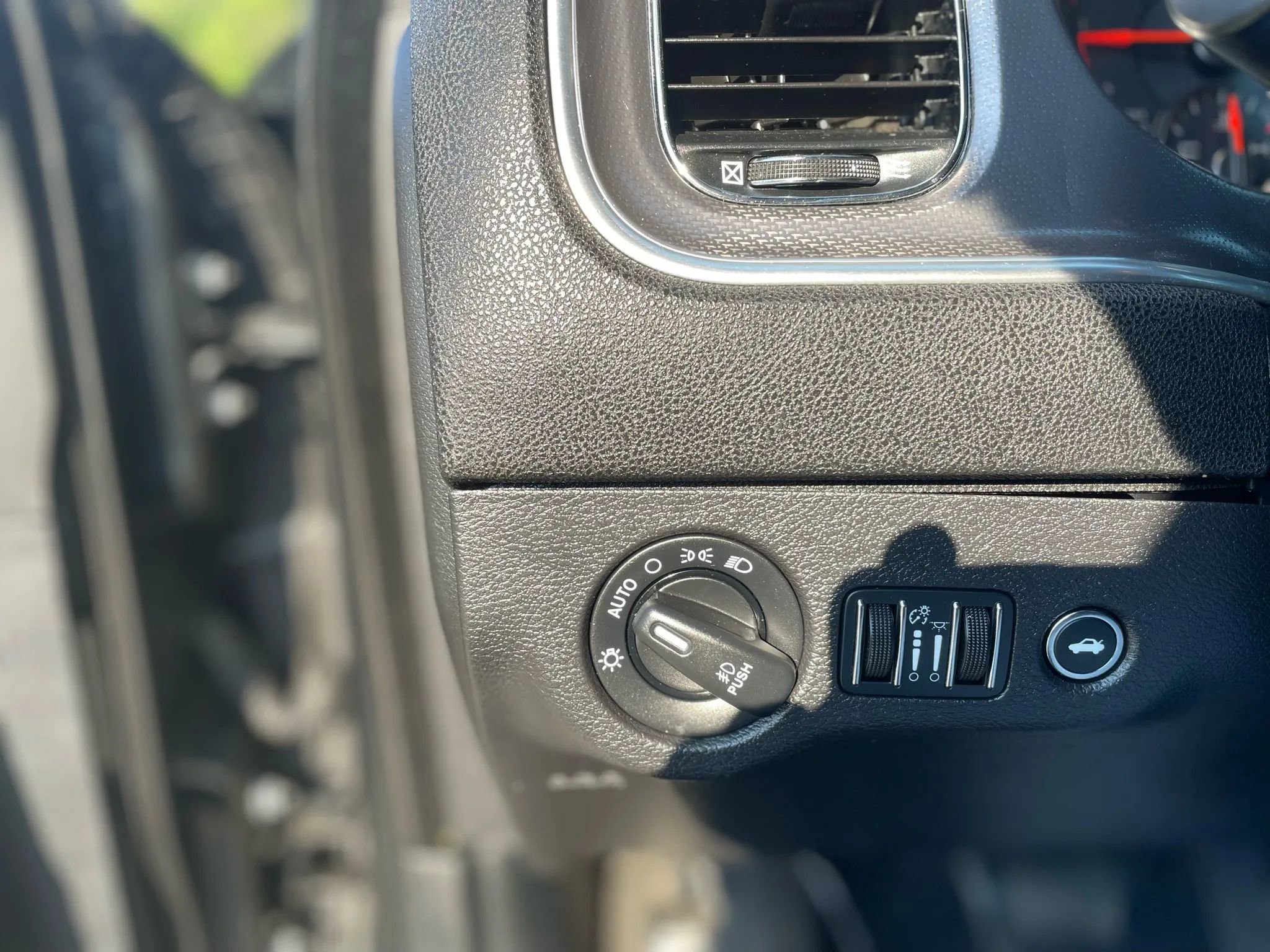 Used 2013 Dodge Charger R/T w/ Blacktop Pkg RWD image 17