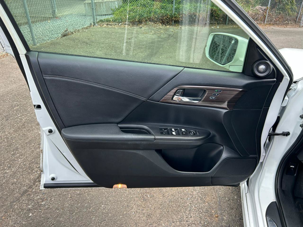 Used 2017 Honda Accord Touring image 8