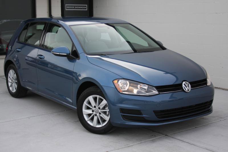 Used 2015 Volkswagen Golf S image 4