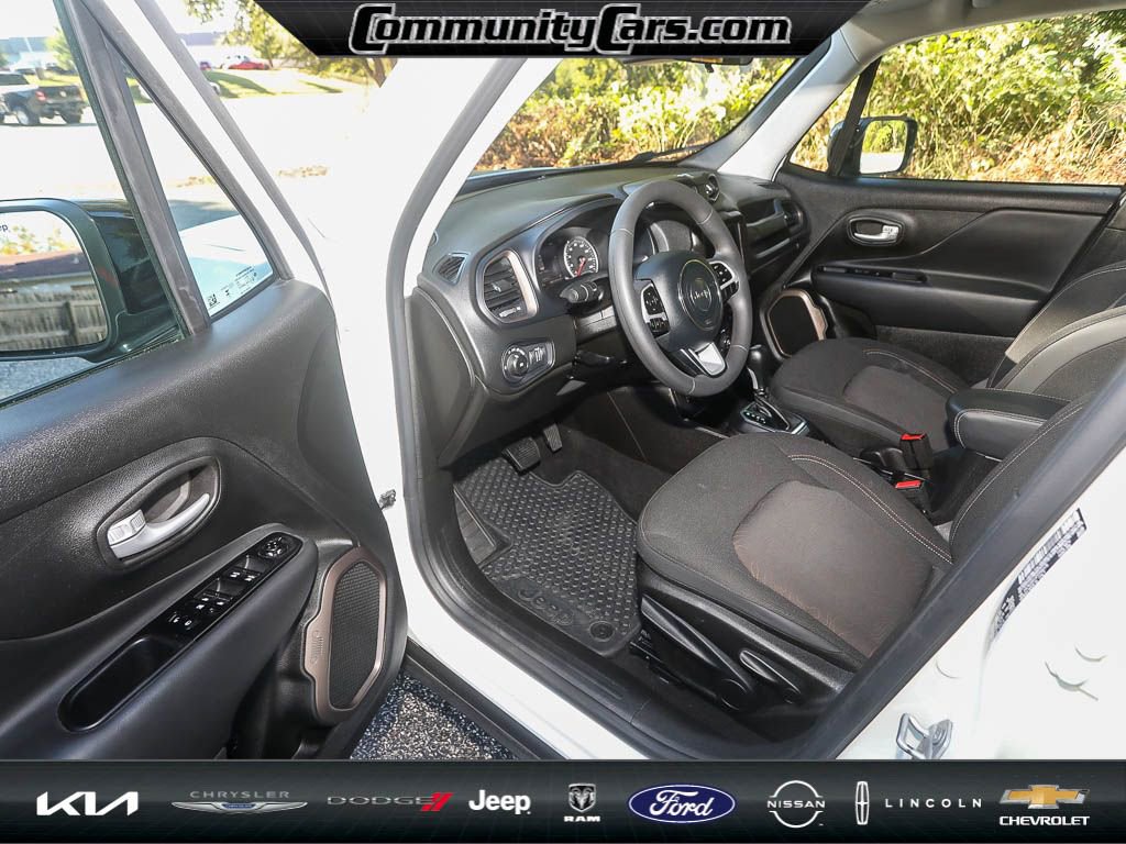 Used 2023 Jeep Renegade Latitude image 11