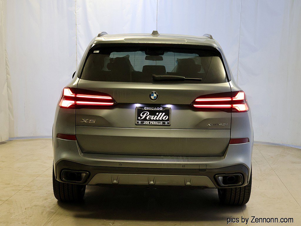 New 2026 BMW X5 xDrive40i w/ M Sport Package AWD/4WD image 7