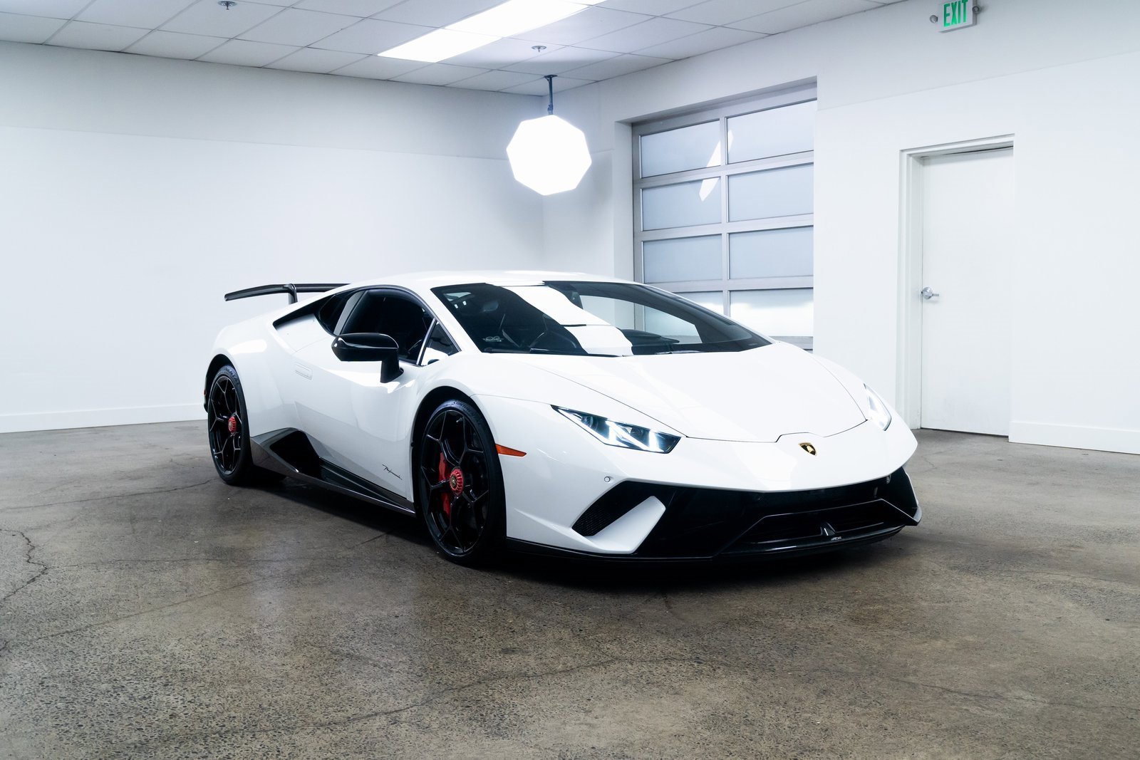Used 2018 Lamborghini Huracan Performante image 27