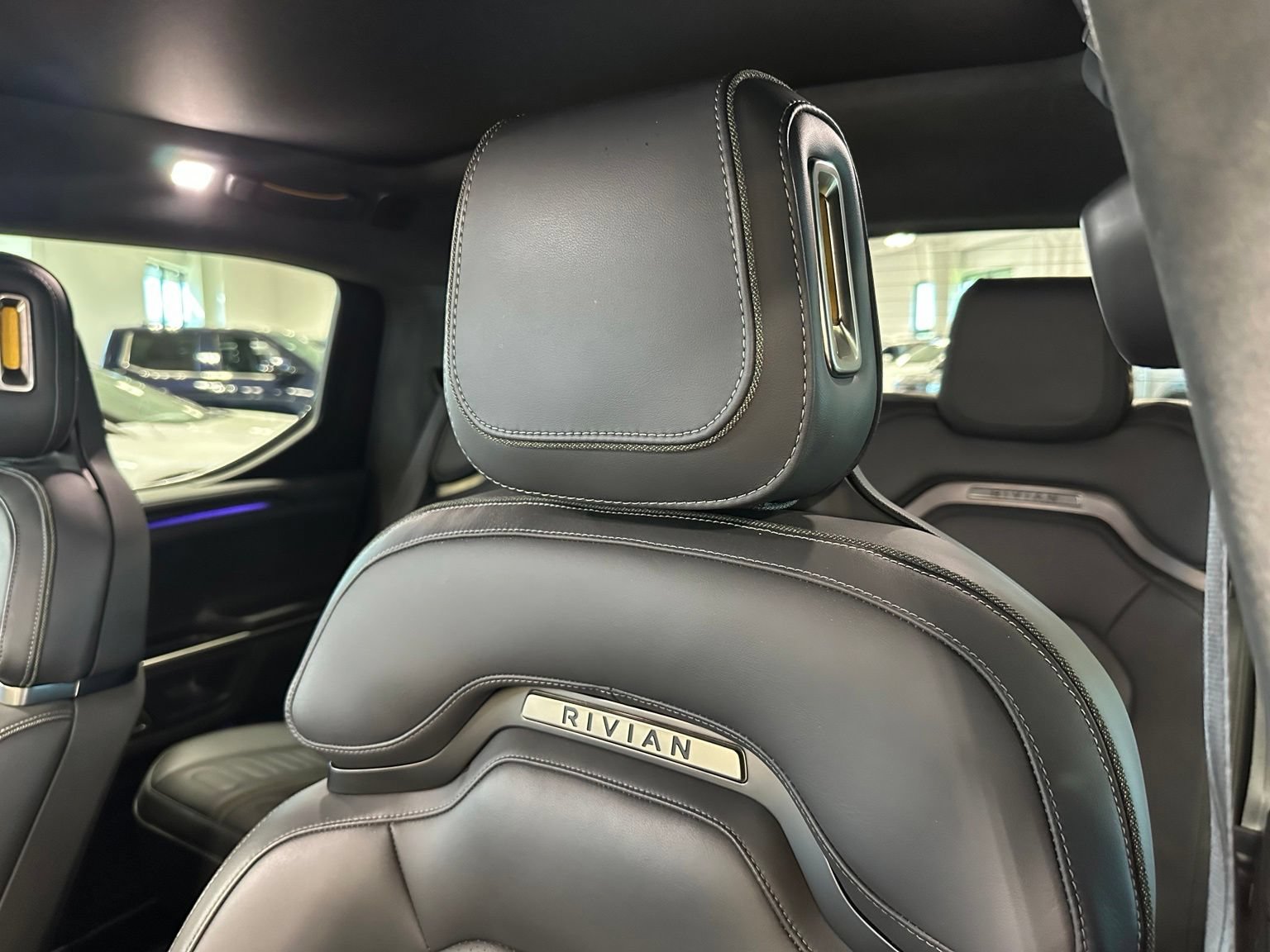 Used 2023 Rivian R1T Adventure AWD/4WD image 14