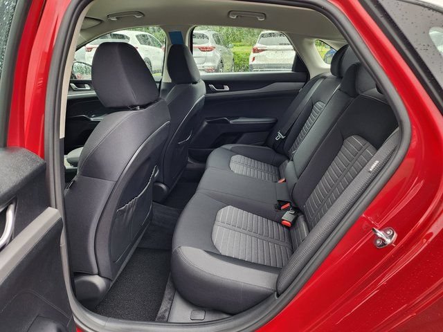 New 2025 Kia K5 LXS FWD image 18