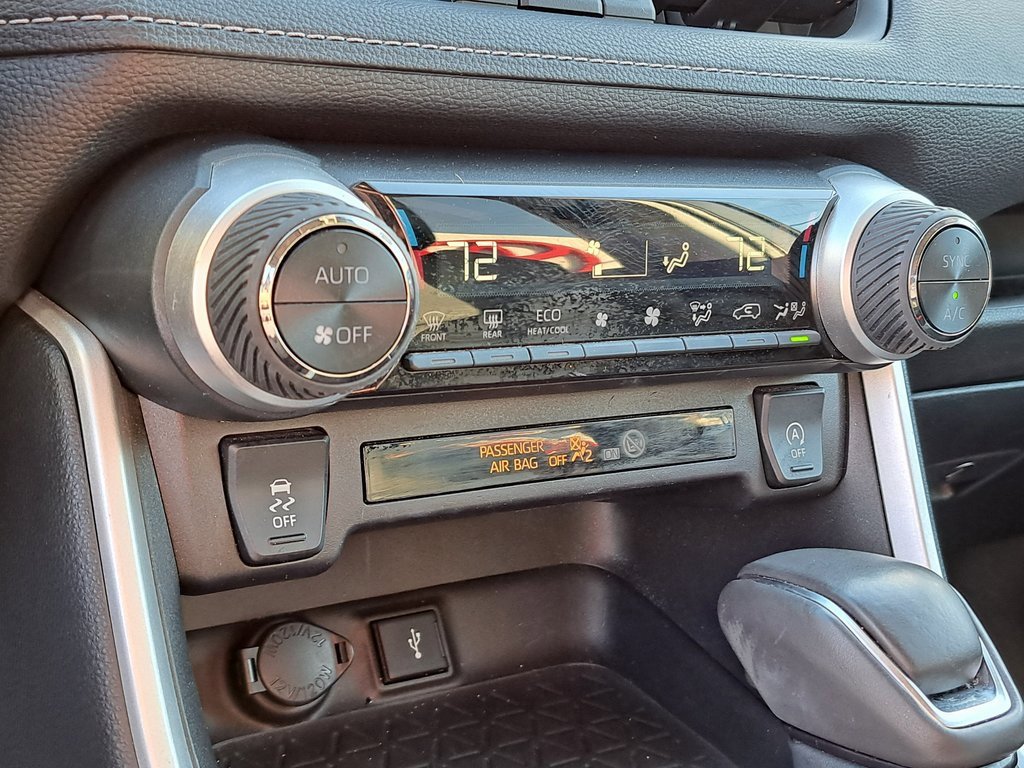 Used 2022 Toyota RAV4 XLE Premium image 19