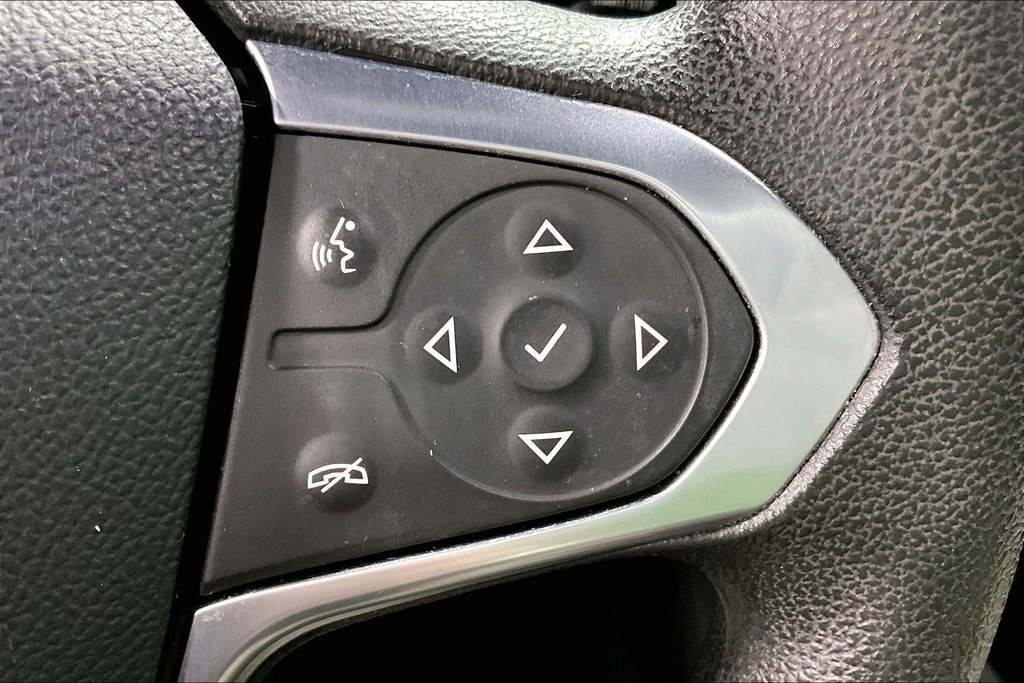 Used 2023 Chevrolet Traverse LS image 24