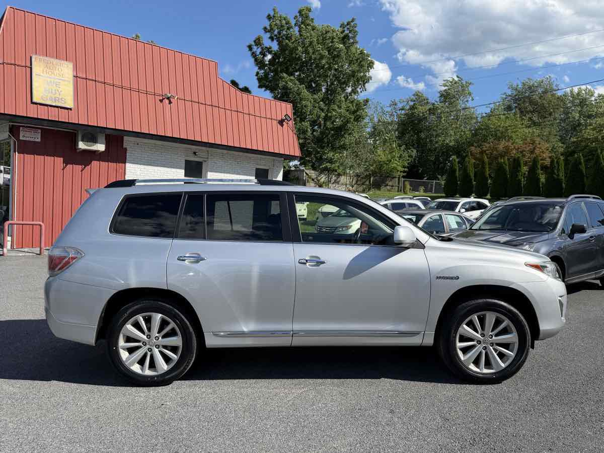 Used 2013 Toyota Highlander Limited AWD/4WD image 8