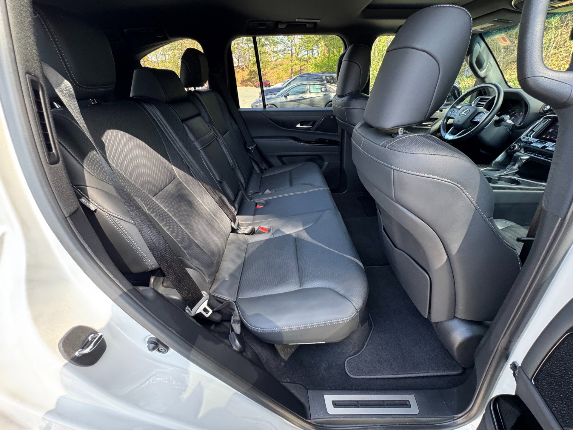 Used 2024 Lexus LX 600 4WD w/ Appearance Package image 57