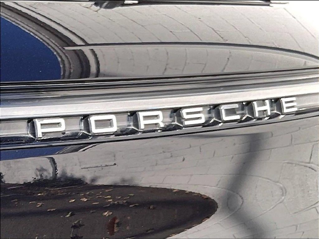 Certified 2023 Porsche Macan AWD/4WD image 33