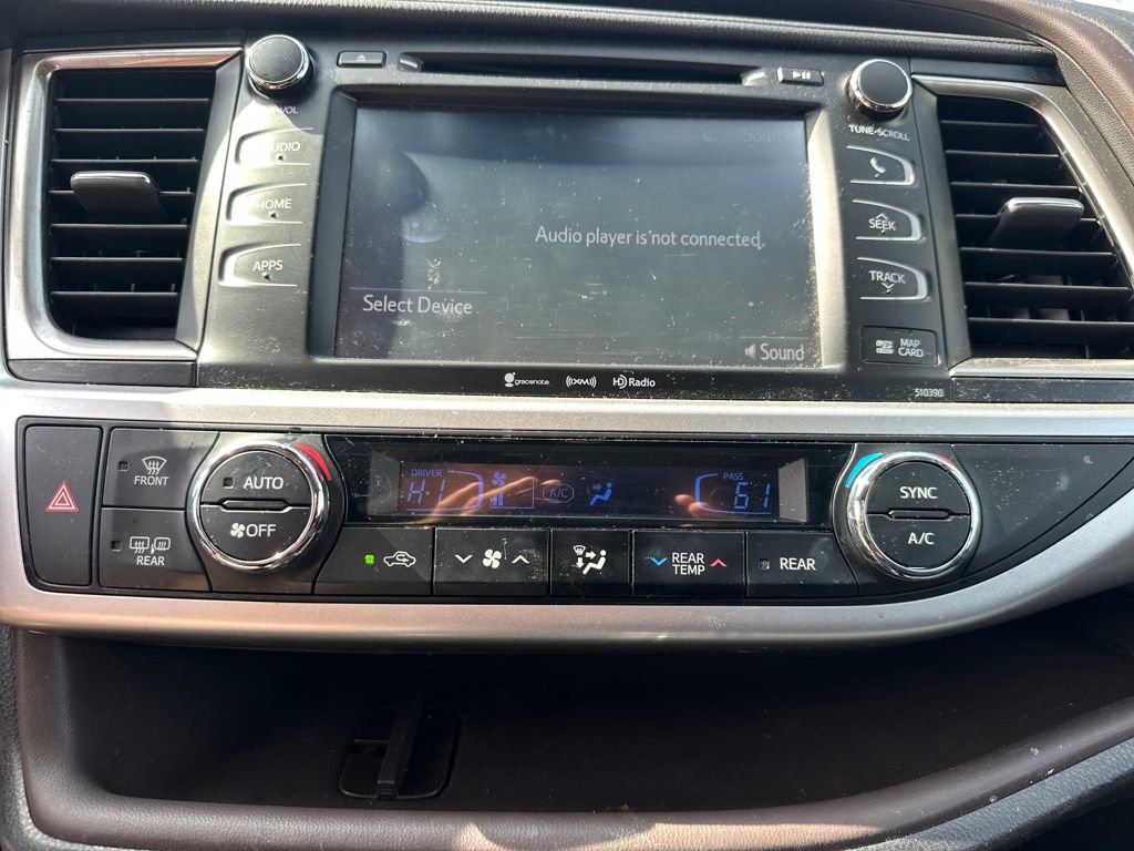 Used 2019 Toyota Highlander XLE image 16