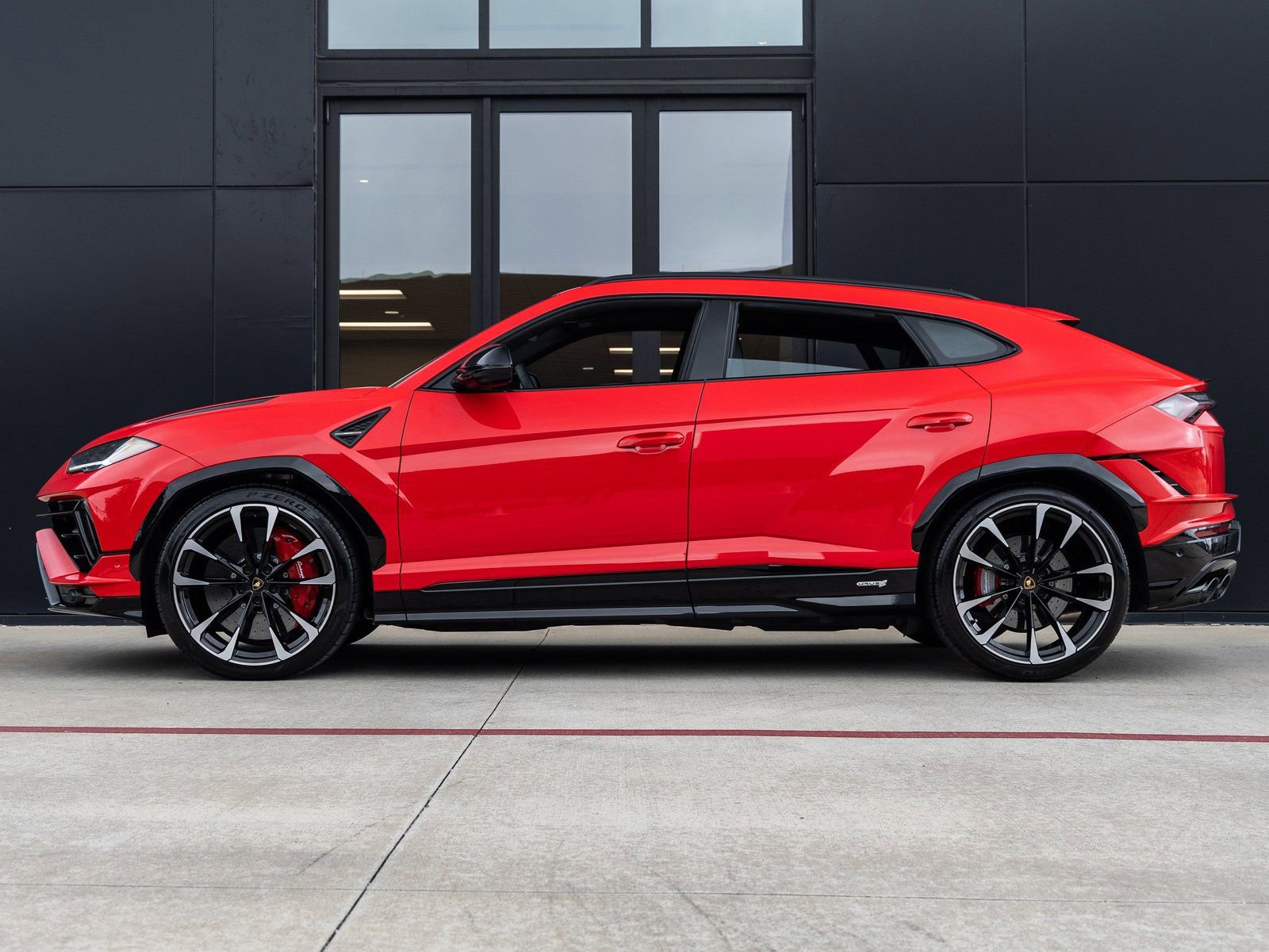 Used 2024 Lamborghini Urus S image 9