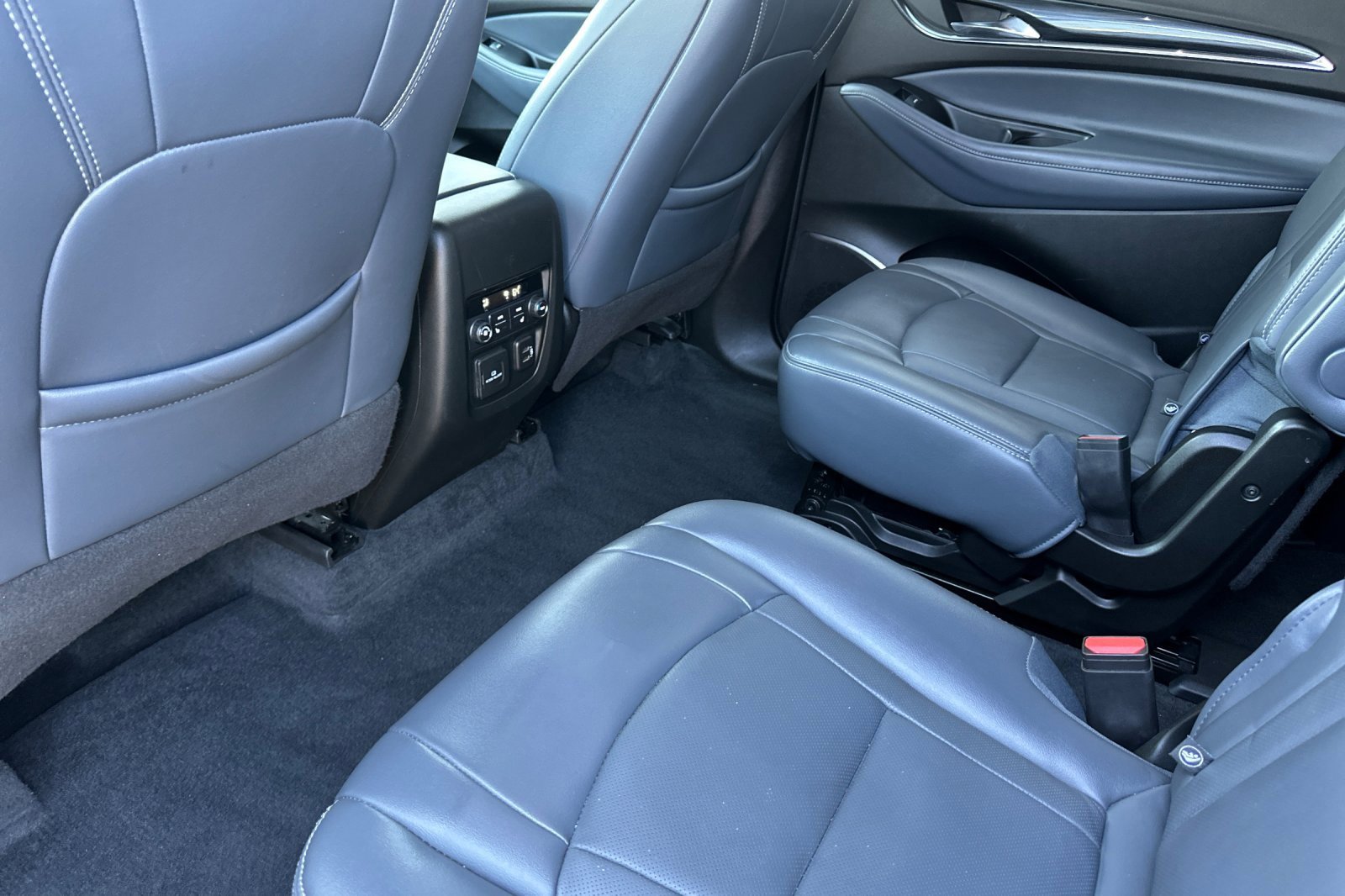 Used 2024 Buick Enclave Premium image 14