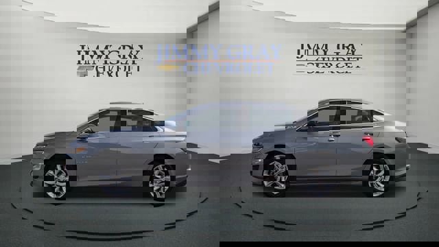 Used 2024 Chevrolet Malibu LT image 2