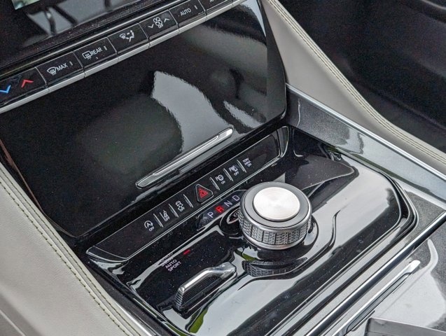 New 2024 Jeep Wagoneer 4WD w/ Convenience Group I image 24