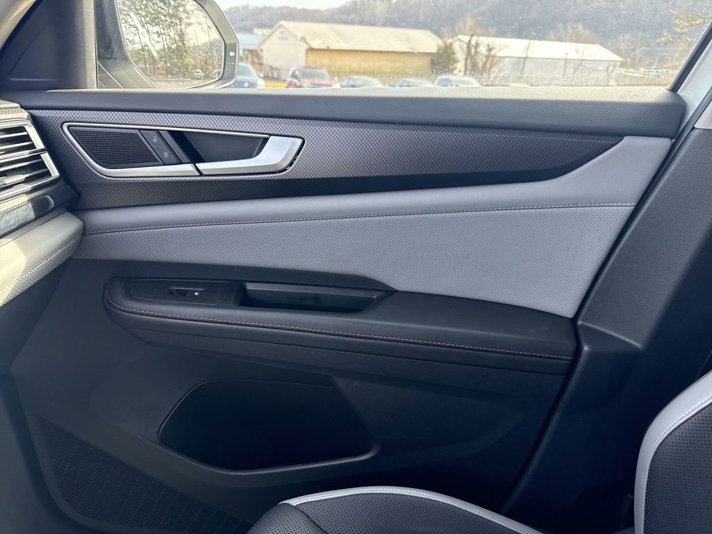 Certified 2024 Volkswagen Atlas Peak Edition SEL image 25