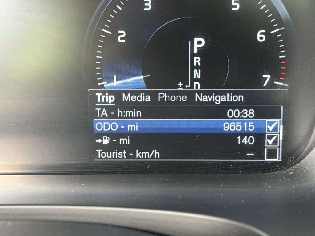 Used 2018 Volvo V90 T5 R-Design image 42