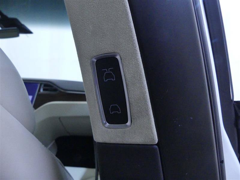 Used 2017 Tesla Model X 100D AWD/4WD image 27