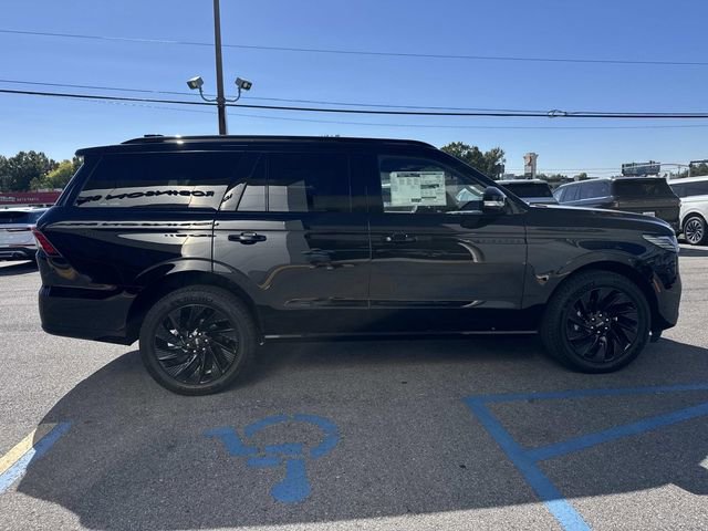 New 2025 Lincoln Navigator Reserve w/ Jet Appearance Package image 3