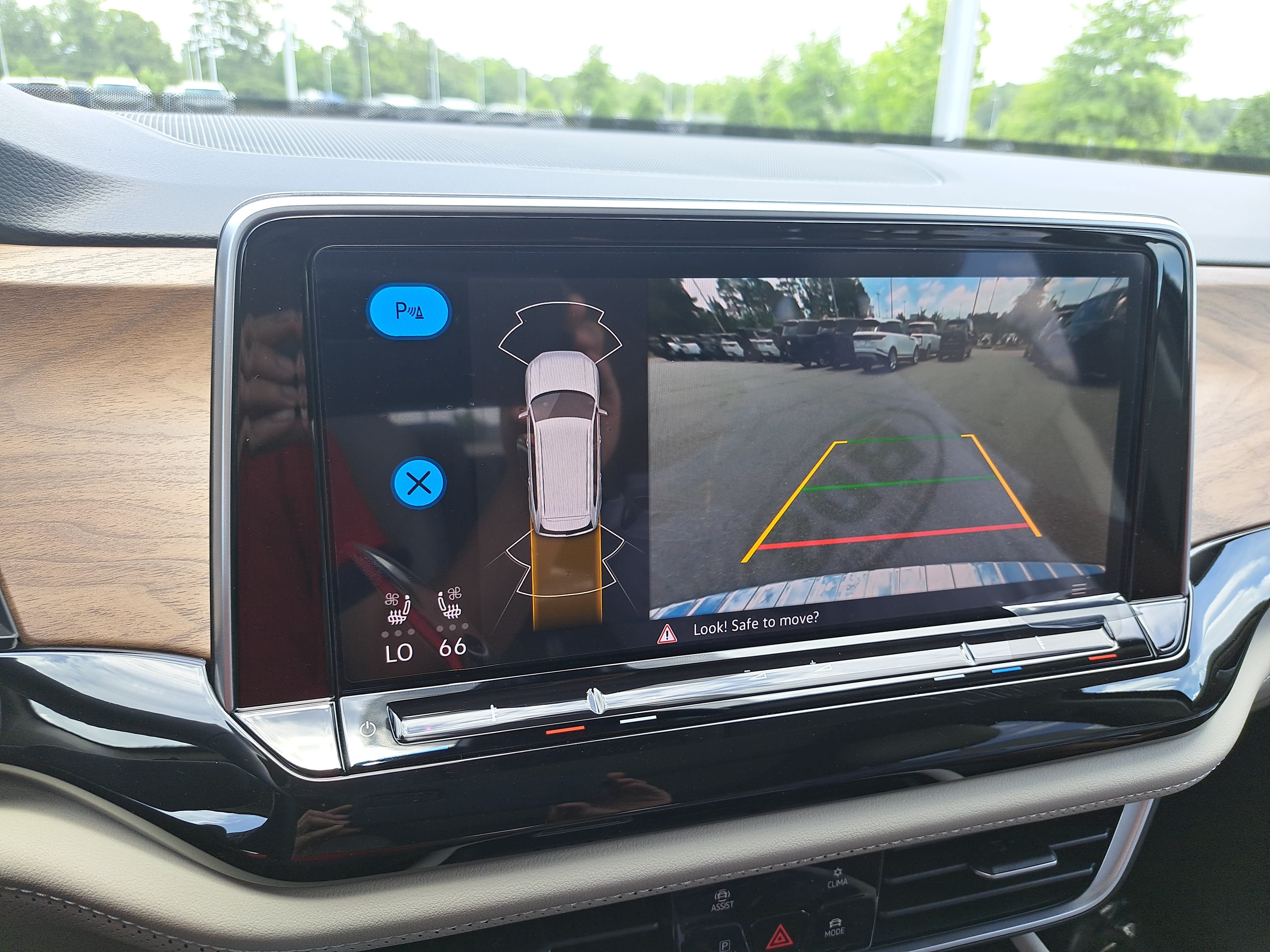 New 2026 Volkswagen Atlas SE FWD image 25