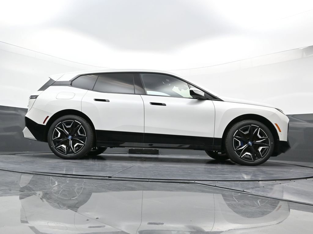 New 2025 BMW iX xDrive50 image 30