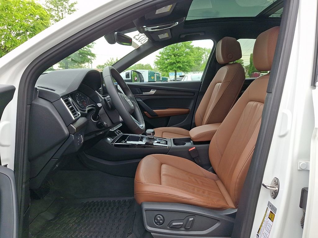 Used 2023 Audi Q5 2.0T Premium w/ Convenience Package AWD/4WD image 19