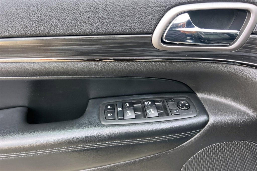 Used 2020 Jeep Grand Cherokee Limited X image 13