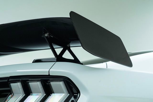 Used 2021 Ford Mustang Shelby GT500 w/ Carbon Fiber Track Pack image 16
