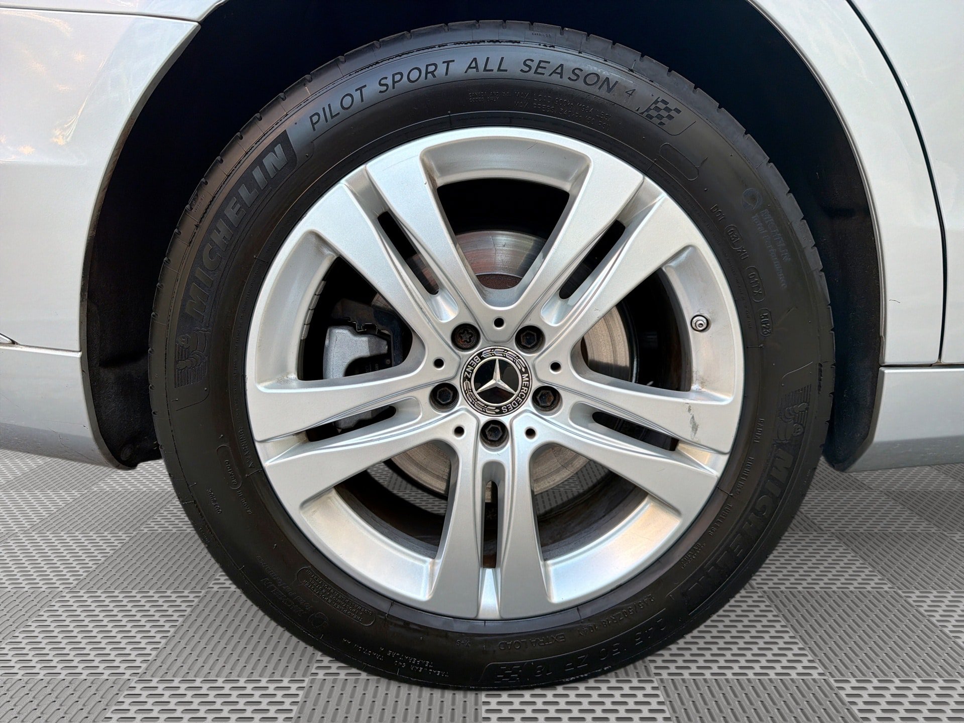 Used 2017 Mercedes-Benz S 550 4MATIC Sedan image 30