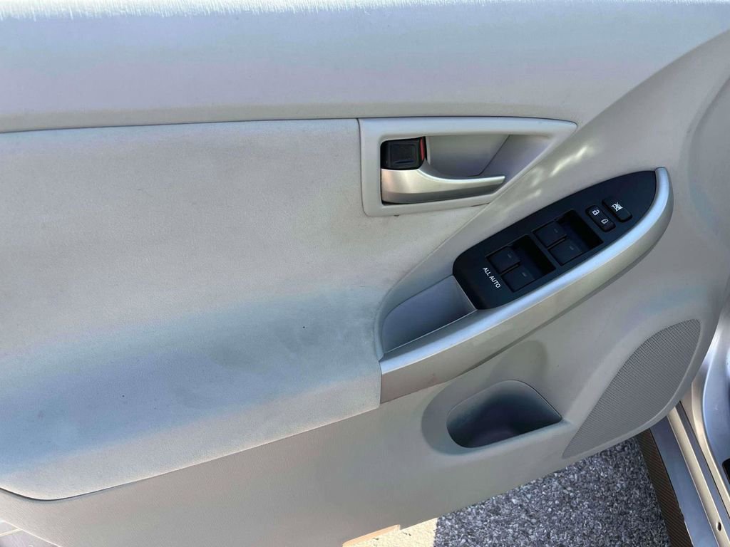 Used 2012 Toyota Prius Two FWD image 15