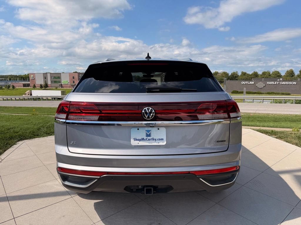 Used 2024 Volkswagen Atlas Cross Sport SE AWD/4WD image 9