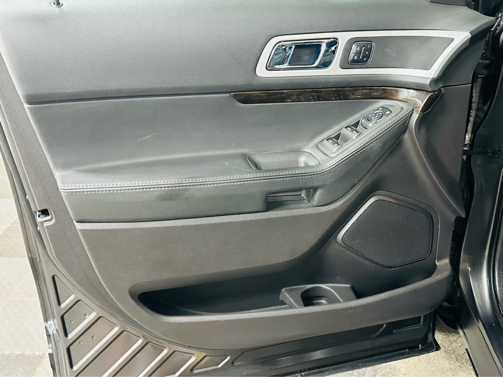 Used 2015 Ford Explorer Limited AWD/4WD image 26