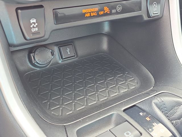 Used 2021 Toyota RAV4 XLE Premium image 29
