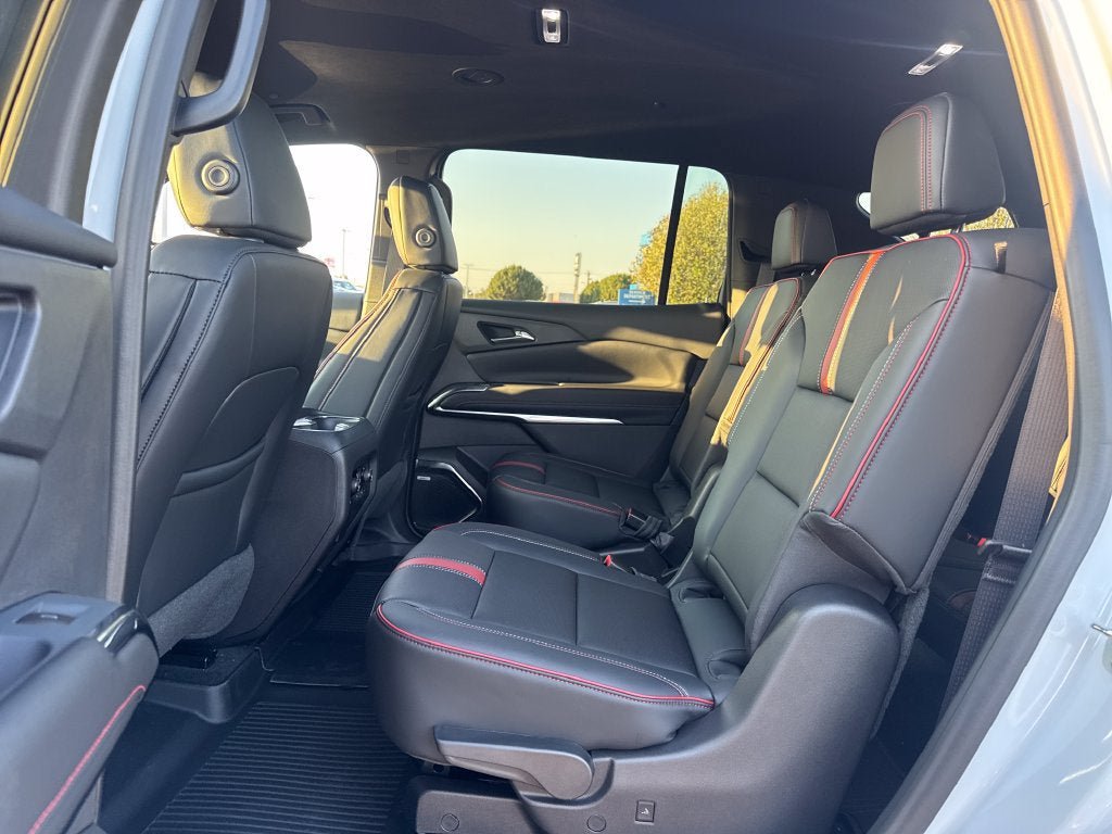 Used 2027 Chevrolet Traverse RS w/ LPO, Floor Liner Package FWD image 13
