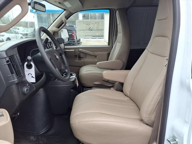 New 2025 Chevrolet Express 2500 RWD image 9