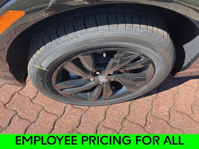 New 2025 Buick Encore GX Sport Touring image 4