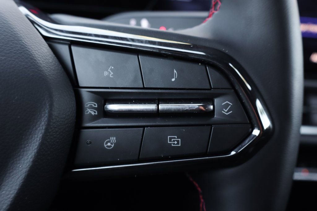 Used 2025 Chevrolet Equinox EV RS image 23