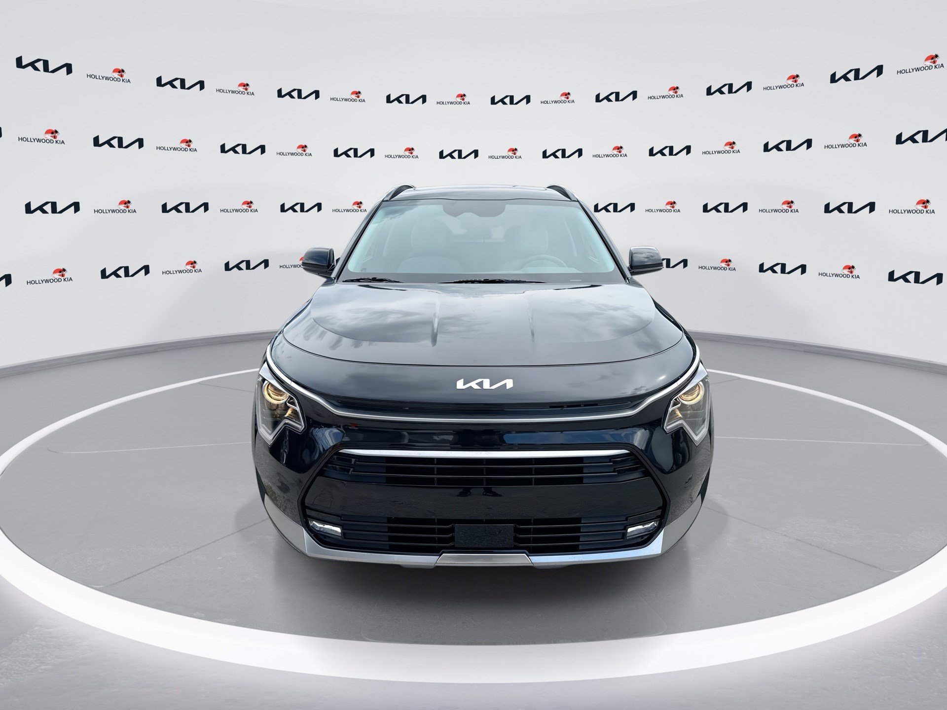 Certified 2025 Kia Niro EX Touring FWD image 3