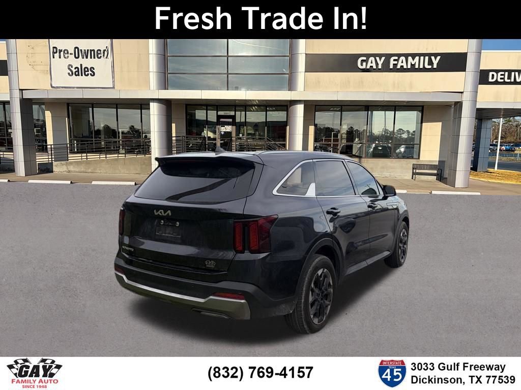 Certified 2025 Kia Sorento S w/ Panoramic Sunroof Package image 9