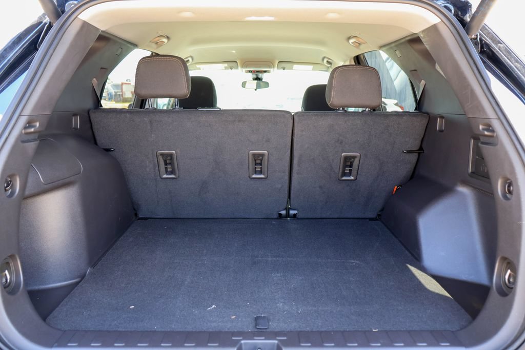 Used 2024 Chevrolet Equinox LT w/ LPO, Blackout Package FWD image 25
