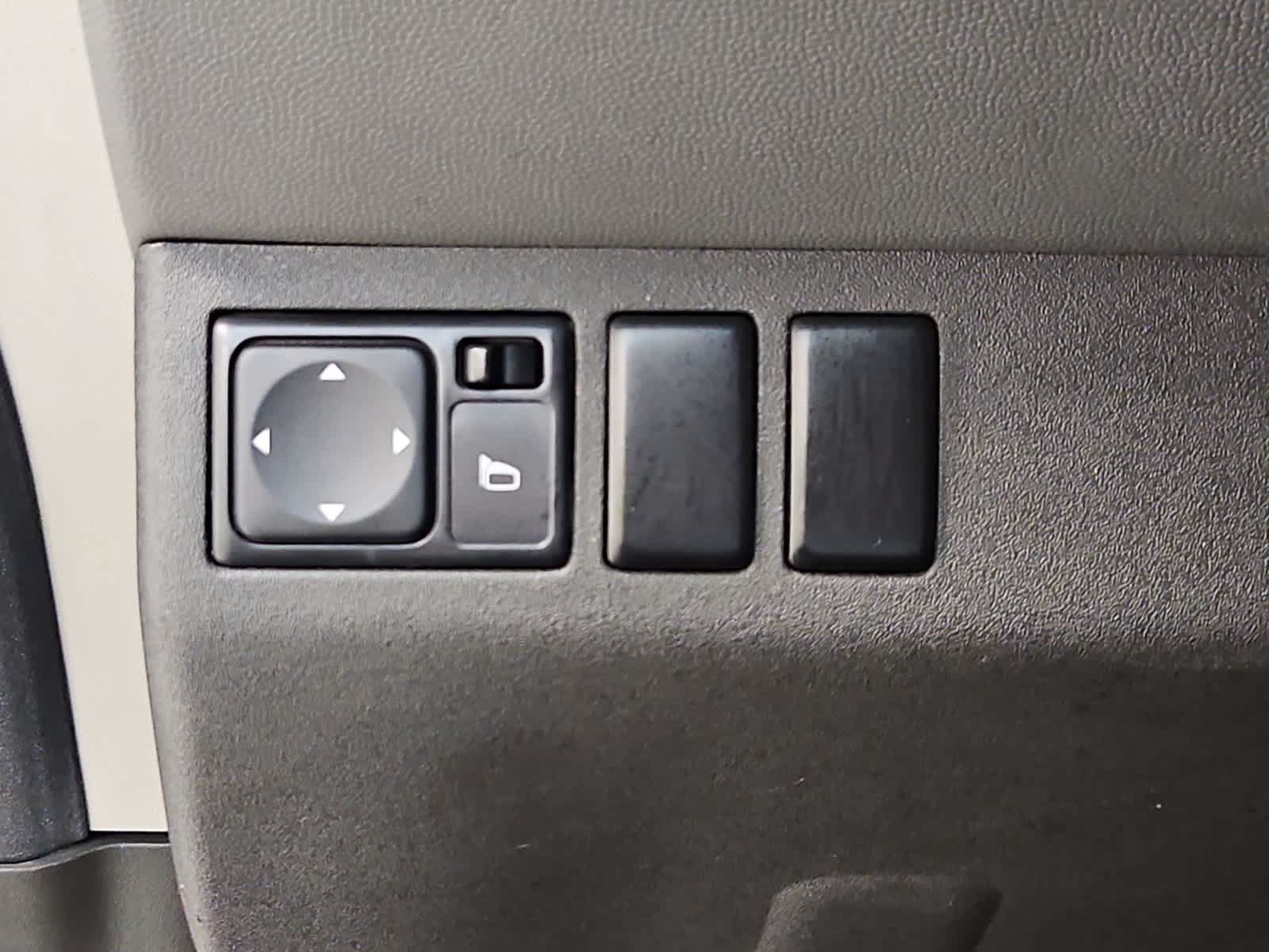 Used 2015 Nissan Xterra S w/ Value Package RWD image 28