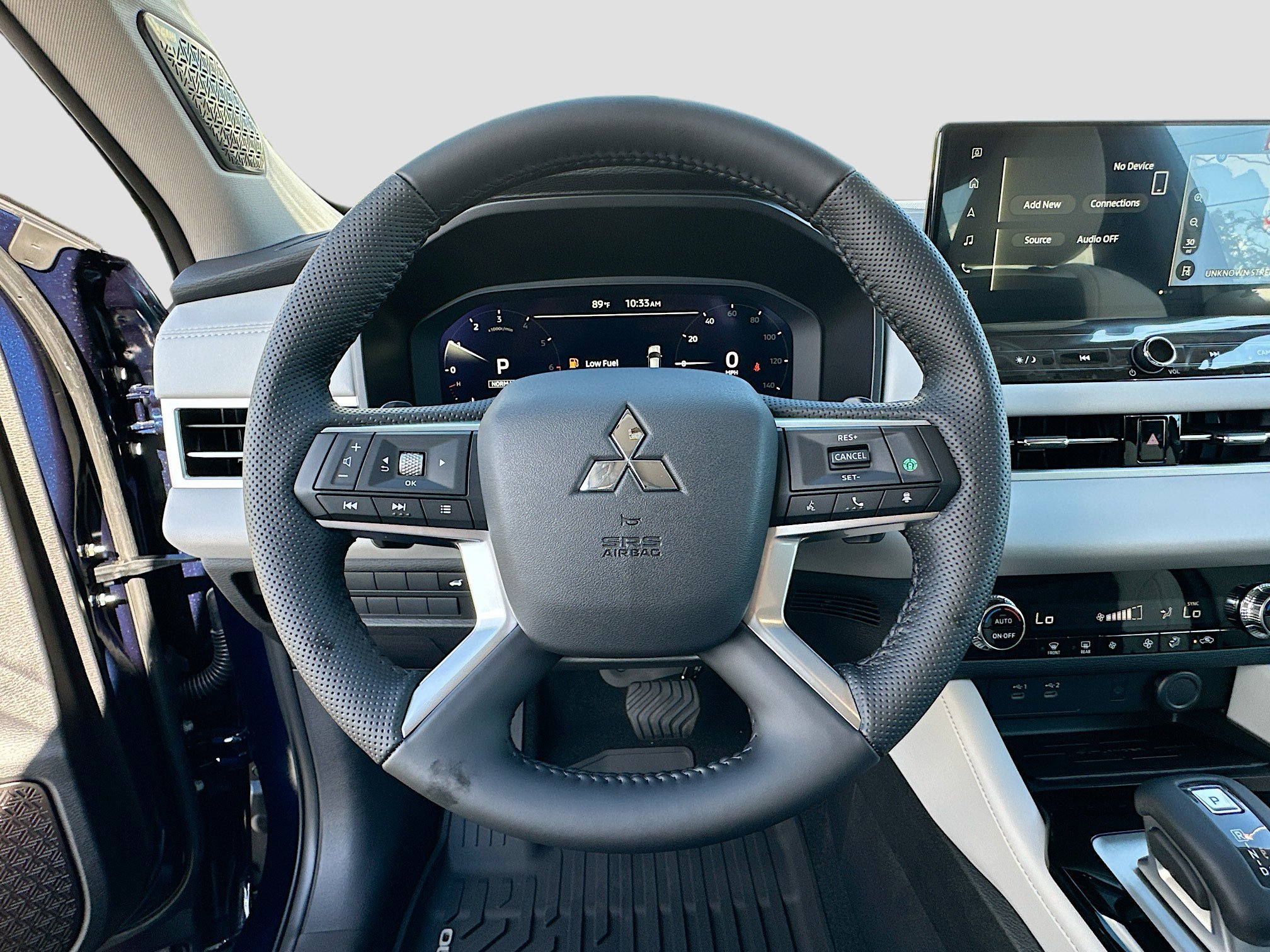 New 2025 Mitsubishi Outlander SE image 7