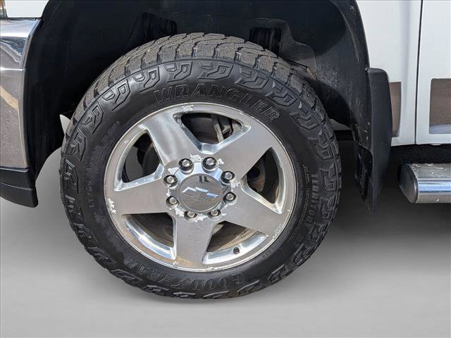 Used 2014 Chevrolet Silverado 2500 LTZ w/ LTZ Plus Package AWD/4WD image 9